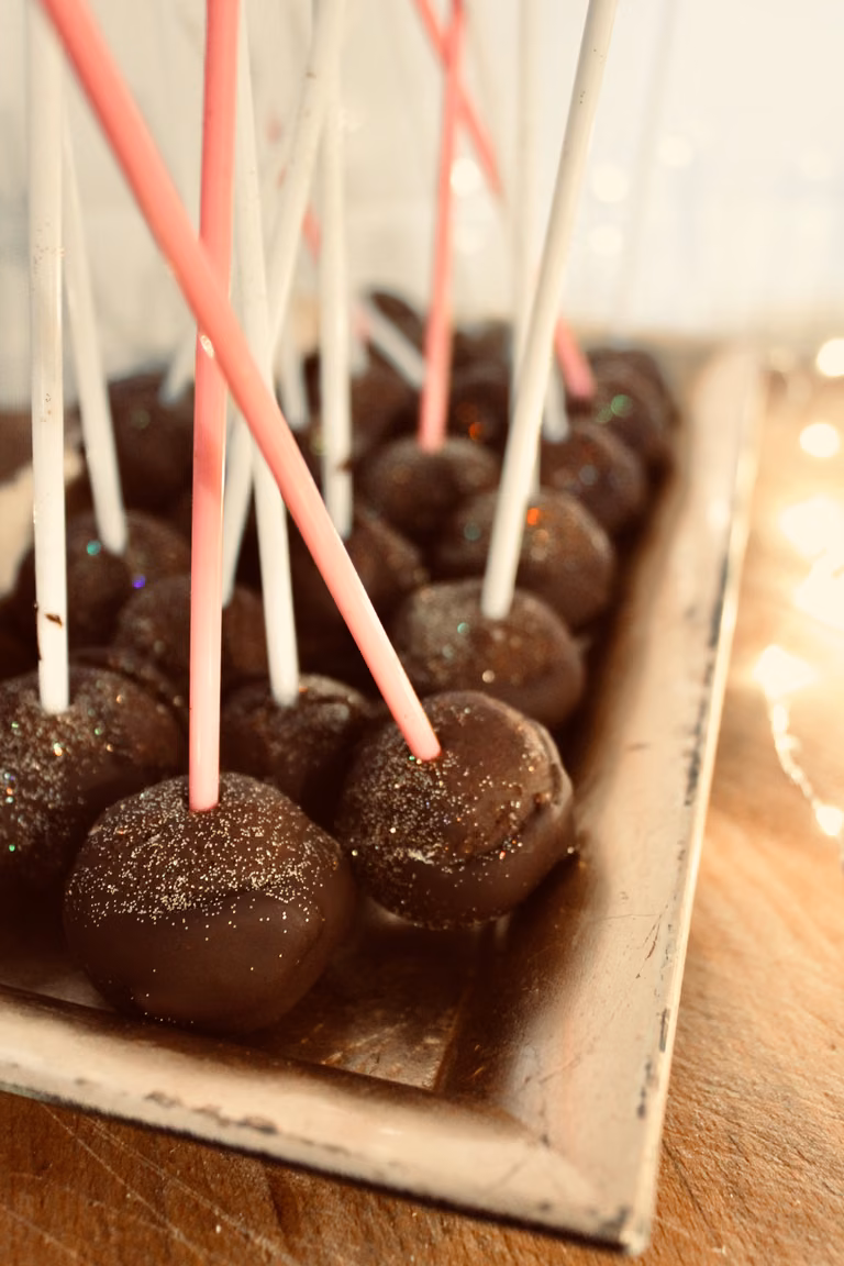 CAKE POPS, CZYLI CIASTECZKA NA PATYKU