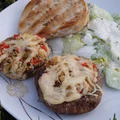 Pieczarki faszerowane kuskusem, warzywami i mozzarellą