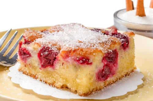 Upiecz najprostsze ciasto z czereśniami! Puszysty placek jak u babci
