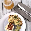Halibut z witbierem i ziołowe łazanki z kurkami
