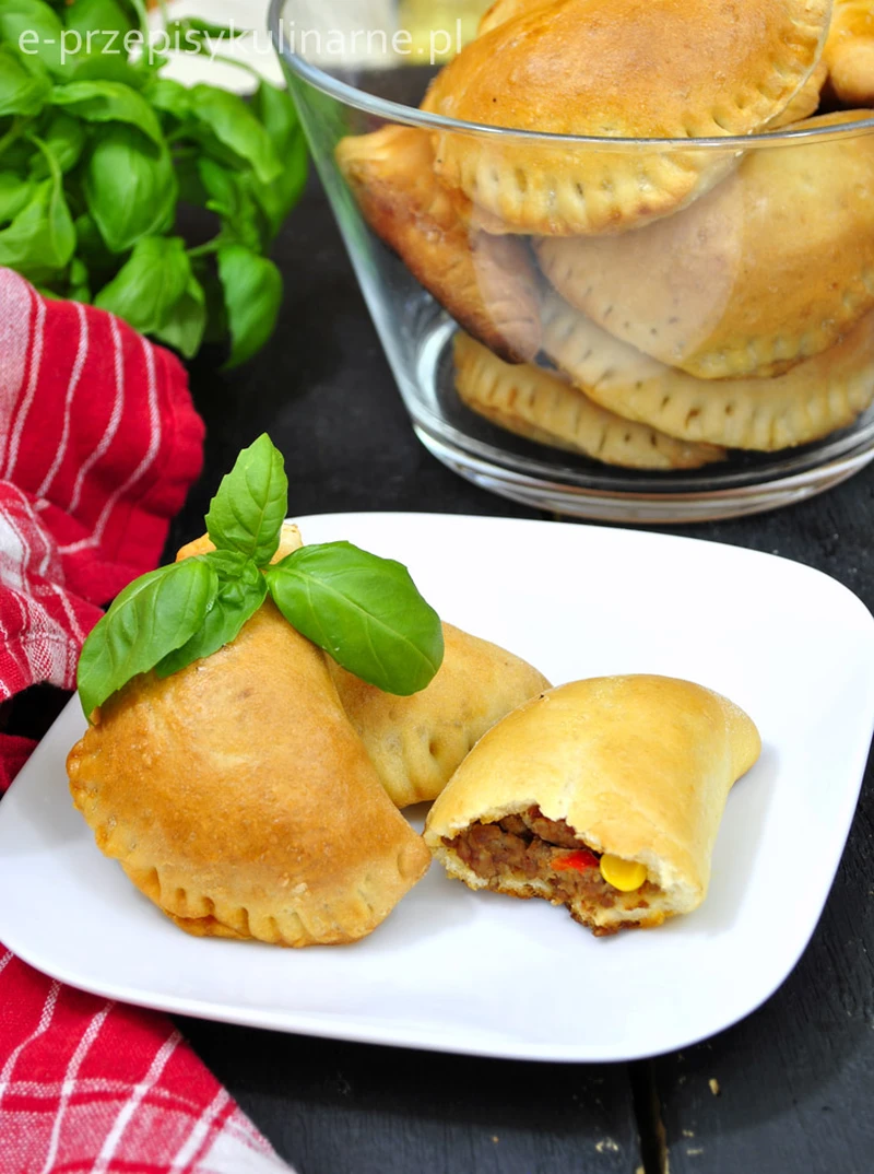 MEKSYKAŃSKIE PIEROŻKI DROŻDŻOWE