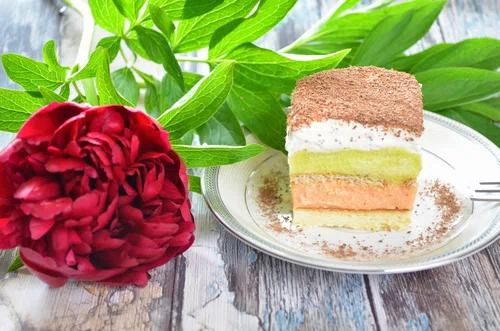 Ciasto z czerwonego i zielonego kubusia