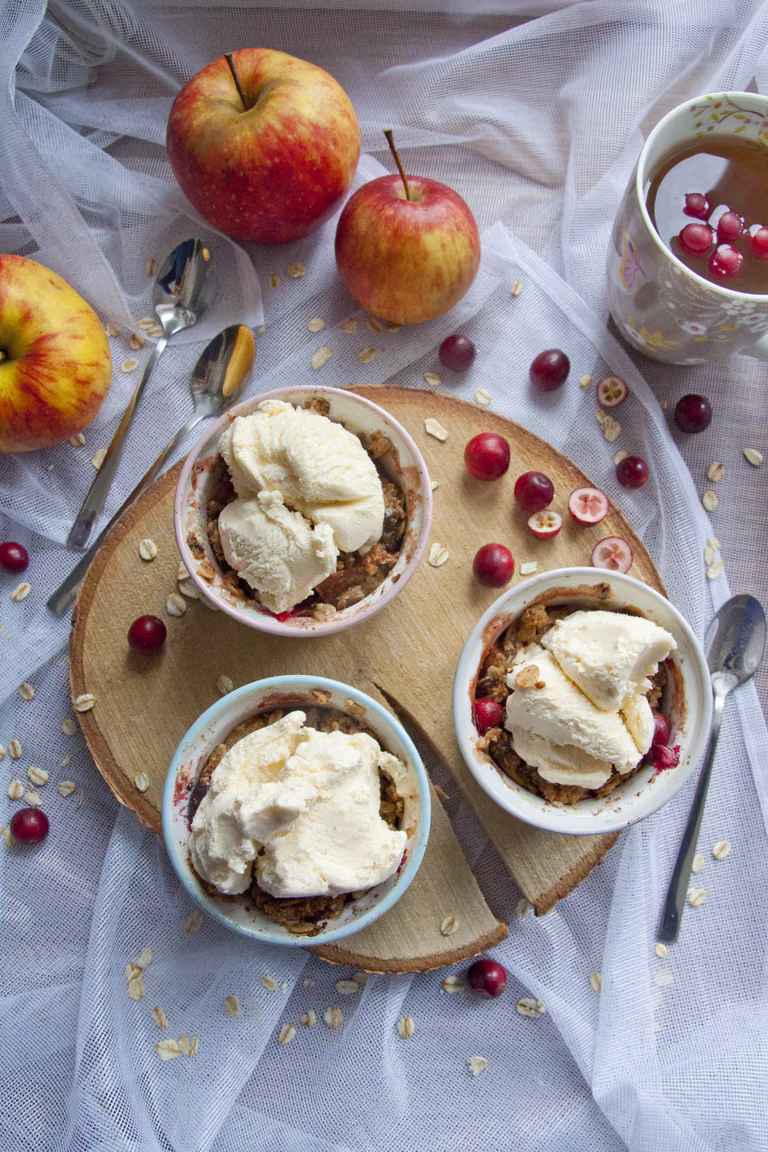 Mini deser - crumble orzechowe z czekoladą