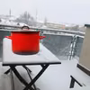 Czy zimą można trzymać jedzenie na balkonie?