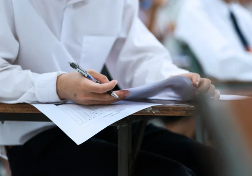 PILNE: Zdjęcia arkuszu matury z angielskiego trafiły do sieci! Dyrektor CKE potwierdza wyciek