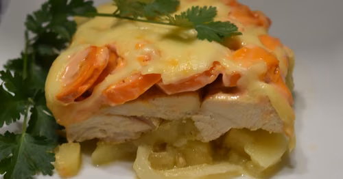 Zapiekany filet kurczaka z młodymi warzywami