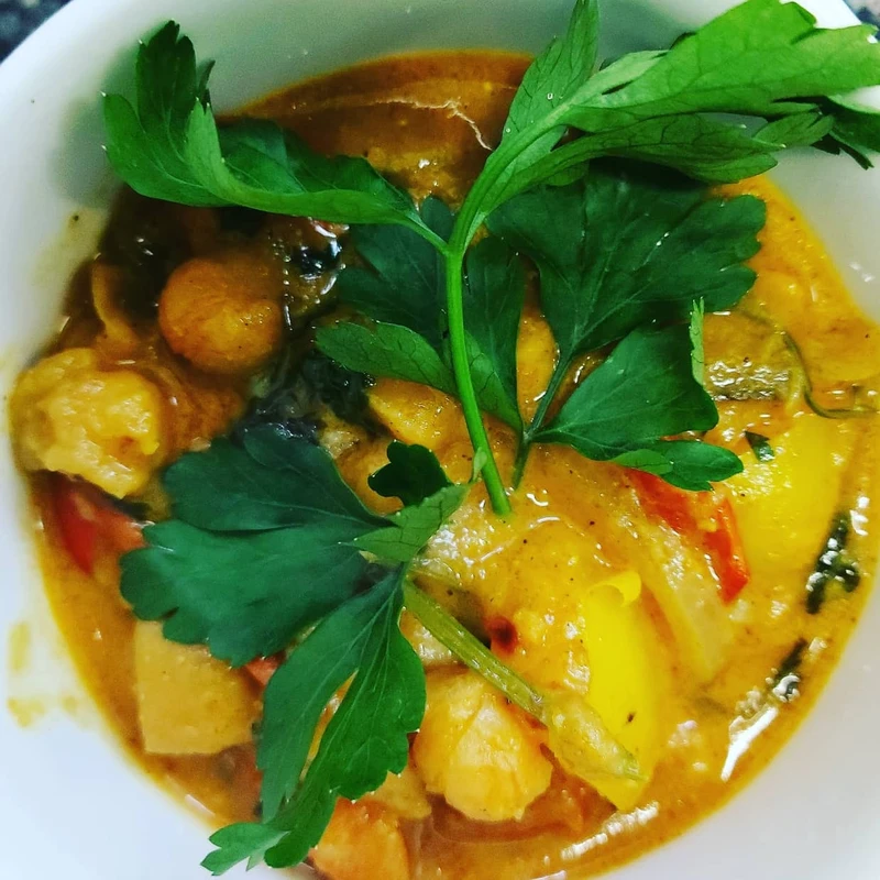 Curry bakłażanowo paprykowe.