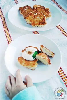 Drożdżowe racuchy z serem białym – można je zrobić bez cukru i też pieknie wyrosną :)