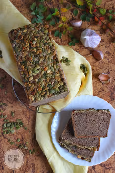 Chleb w kolorach jesieni - razowy na zakwasie