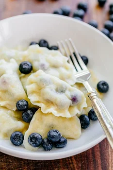 Pierogi z jagodami! + Przepis na idealne ciasto pierogowe.