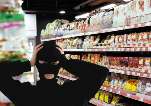 Policja ostrzega: w Polsce coraz więcej kradzieży w sklepach!