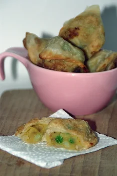 Indyjskie pierożki Samosa