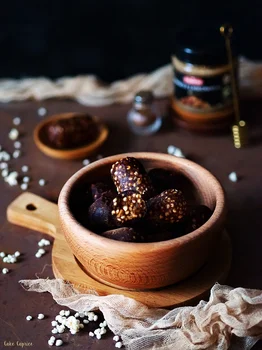 Daktyladki (pralinki daktylowe)