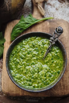 Wegańskie pesto z rukolą i szpinakiem