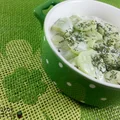 Pyszna mizeria z ogórków i śmietany!