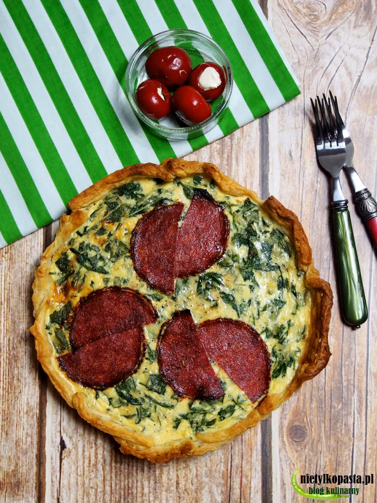 Tarta ze szpinakiem i salami
