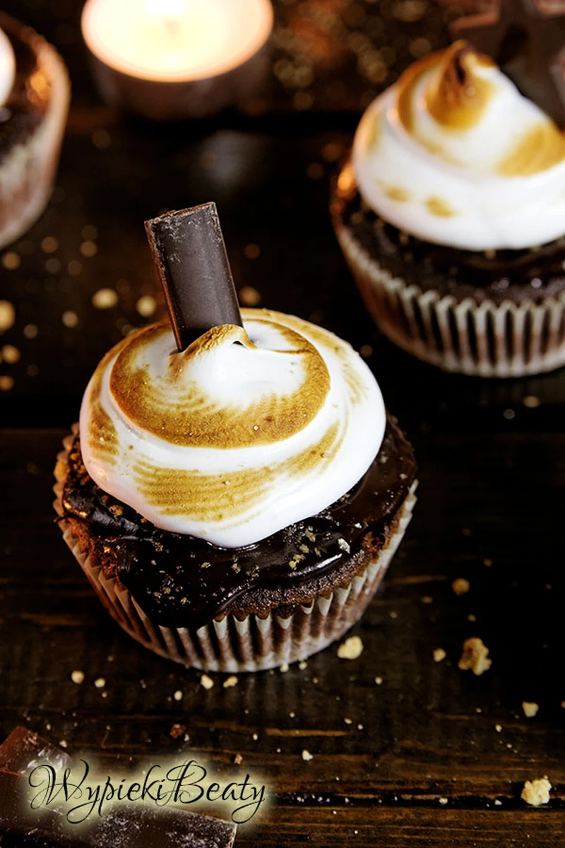 Smores cupcakes, czyli babeczki z zapiekaną pianką
