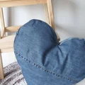 Recycling dżinsów - poduszka serce DIY