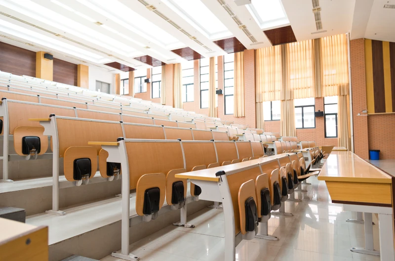 Szalejące ceny energii: Czy studenci przejdą na zdalne nauczanie?