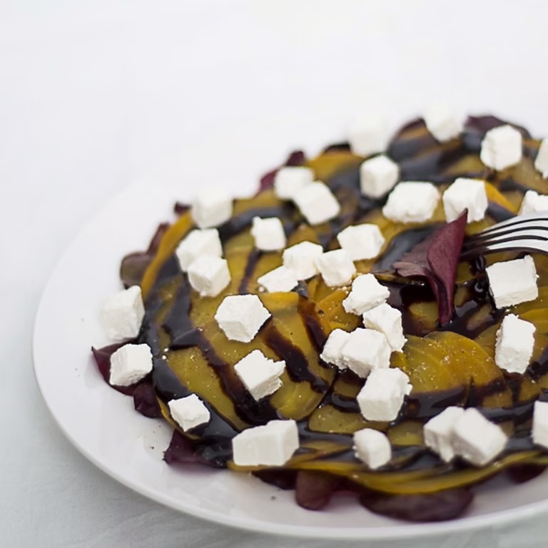 Carpaccio z żółtego buraka