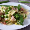 Farfalle w zielonym towarzystwie