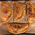 Pierogi pieczone z wędzonym pstrągiem