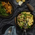 RIGATONI Z KURKAMI W ŚMIETANKOWYM SOSIE Z RUKOLĄ I PARMEZANEM