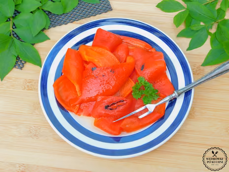 Pieczona papryka słodka w zalewie - Wędrówki po kuchni