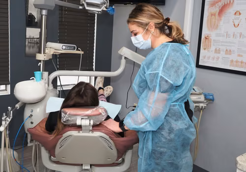 600 zł na dentystę! W 2025 pacjenci mogą korzystać z rozszerzonego pakietu zabiegów