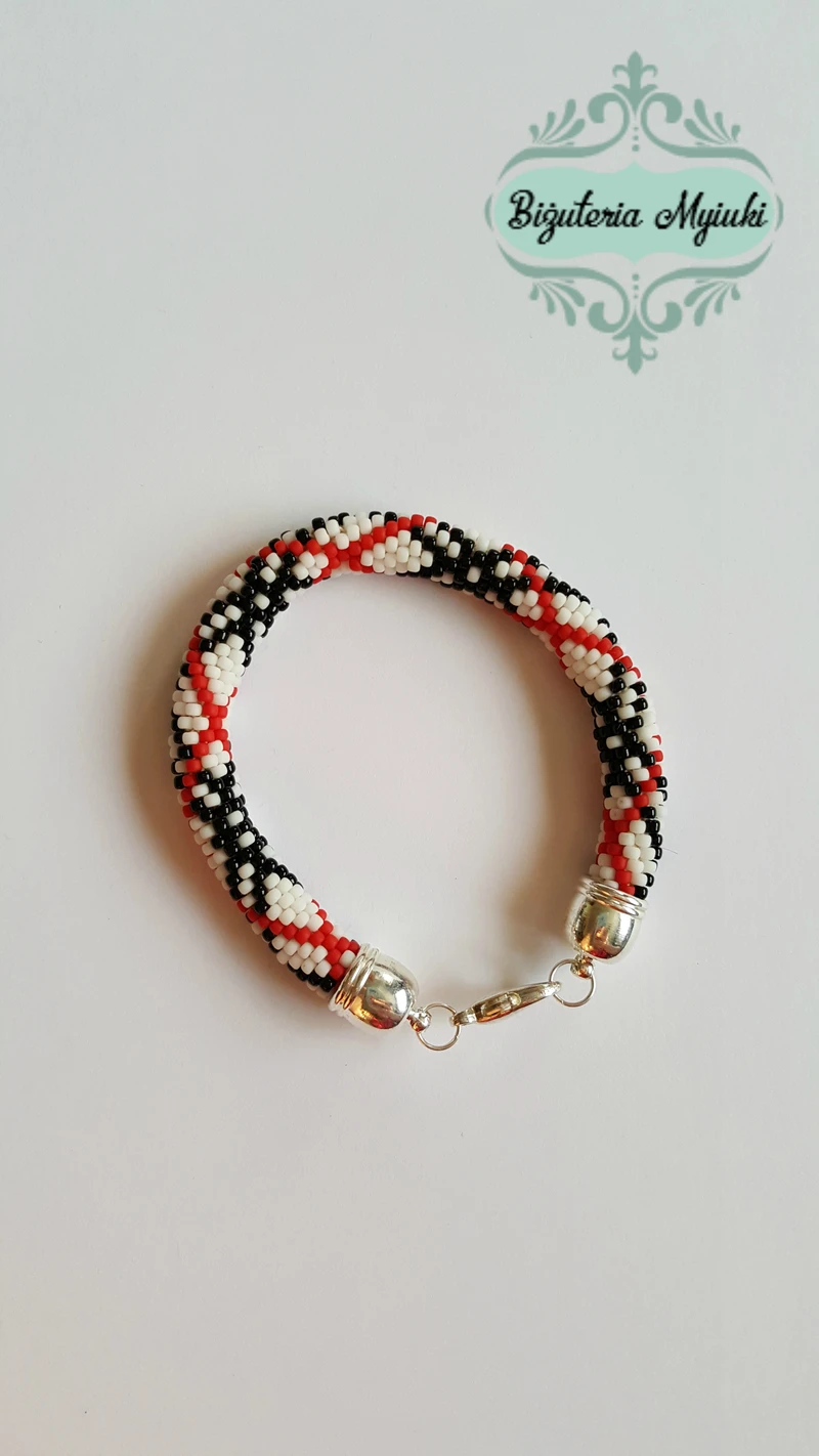 Bransoletka z koralików w stylu Burberry