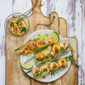 Spring Rolls z krewetkami, awokado, ogórkiem i sosem orzechowym