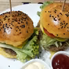 BURGERY WOŁOWO-JAGLANE Z MANGO