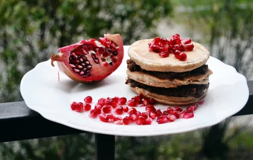 Pancakes z kremem czekoladowym z ciecierzycy