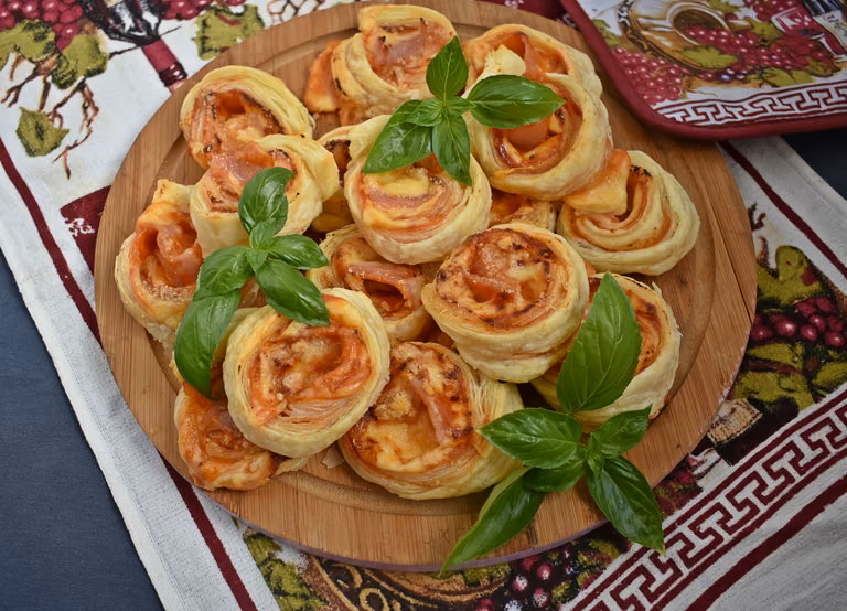 Francuskie ślimaczki z szynką i parmezanem