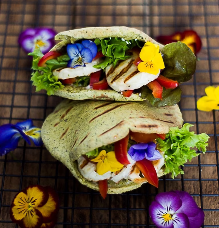 Grillowana pita z serem halloumi