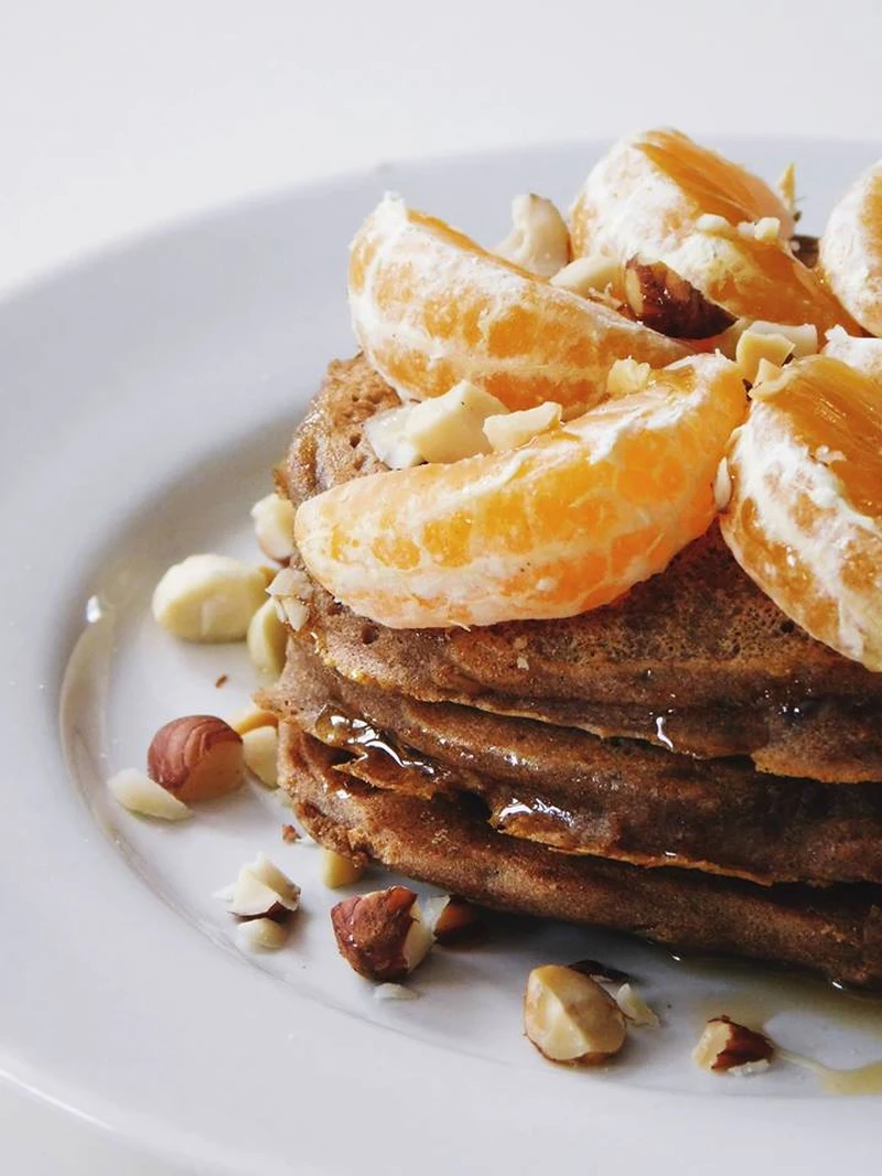 FIT pancakes z płatkami orkiszowymi i cynamonem