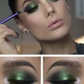 makijaż w odcieniach zieleni
