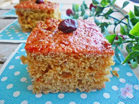Ciasto drożdżowe z Quinoa, burakiem i żurawiną
