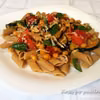 Penne razowe z cukinią i bazylią