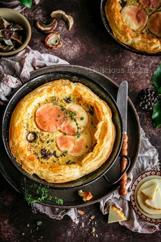 Tarta francuska z grzybami i wędzonym serem