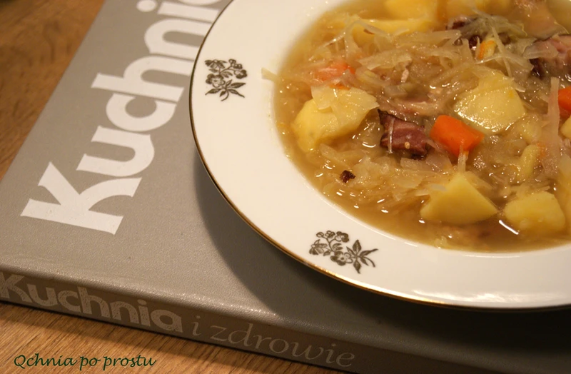 Kapuśniak na żeberkach wędzonych