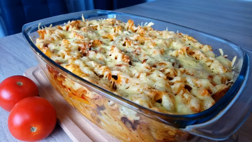 Bolońska zapiekanka makaronowa z pieczarkami