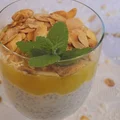 Kokosowy pudding z nasionami chia i mango