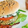 Burgery z kaszy jaglanej z brokułami