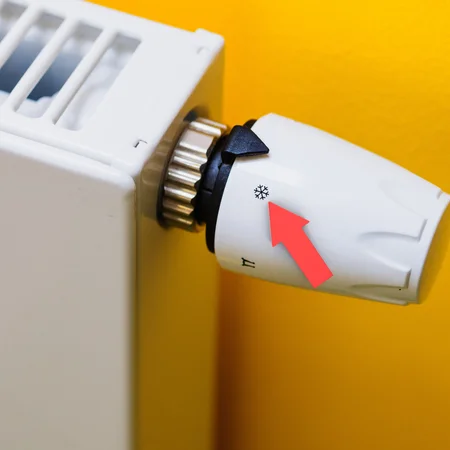Co oznaczają symbole termostatu na grzejniku?