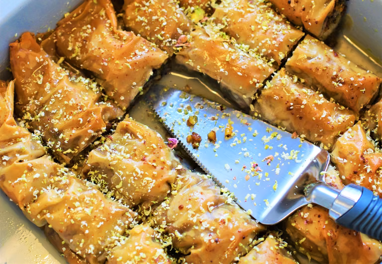 Baklava słodki smak wakacji.