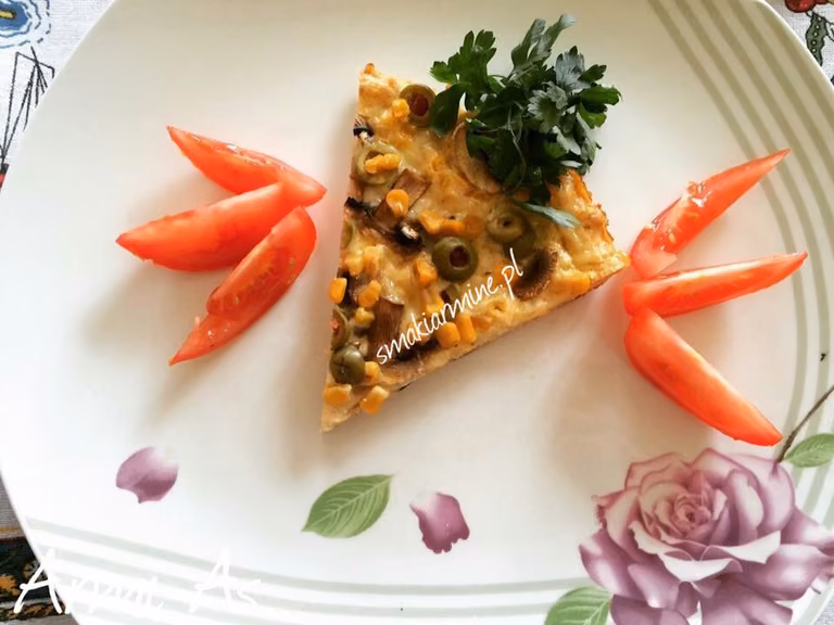 Pizza na drobiowym spodzie (dietetyczna)