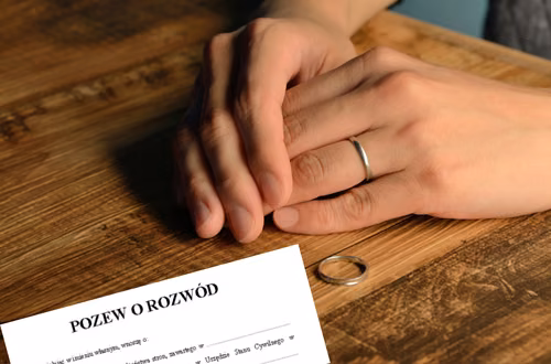 Jak napisać pozew o rozwód? Te 2 elementy są kluczowe