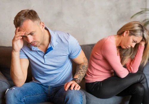 Dlaczego kobieta odchodzi, mimo że „wszystko było dobrze”? 6 cichych sygnałów