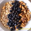 Owsianka z borówkami i orzechami - 355 kcal
